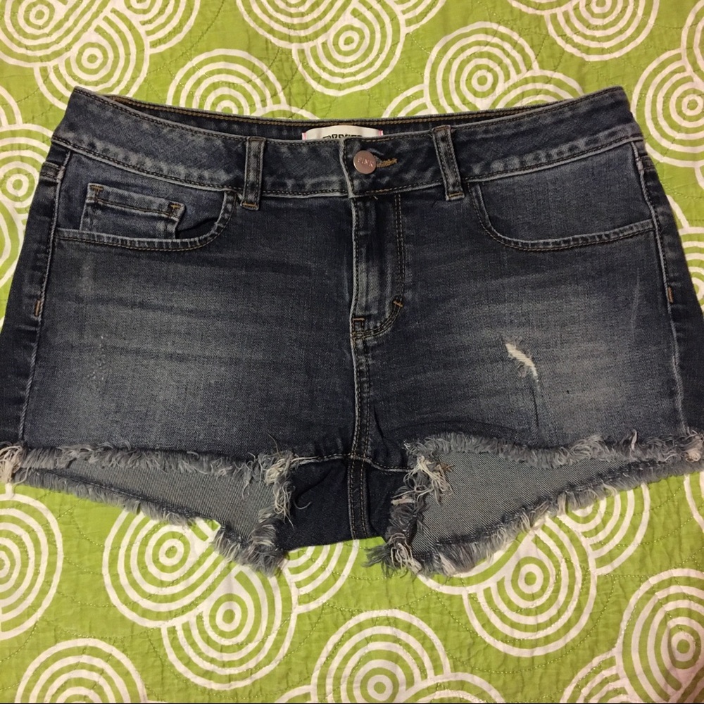 PINK Victoria’s Secret denim shorts. Size 6